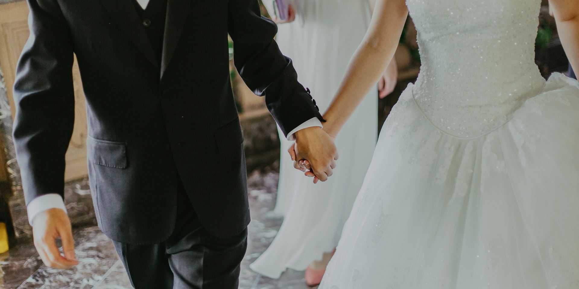 adult-bridal-bride-1043902