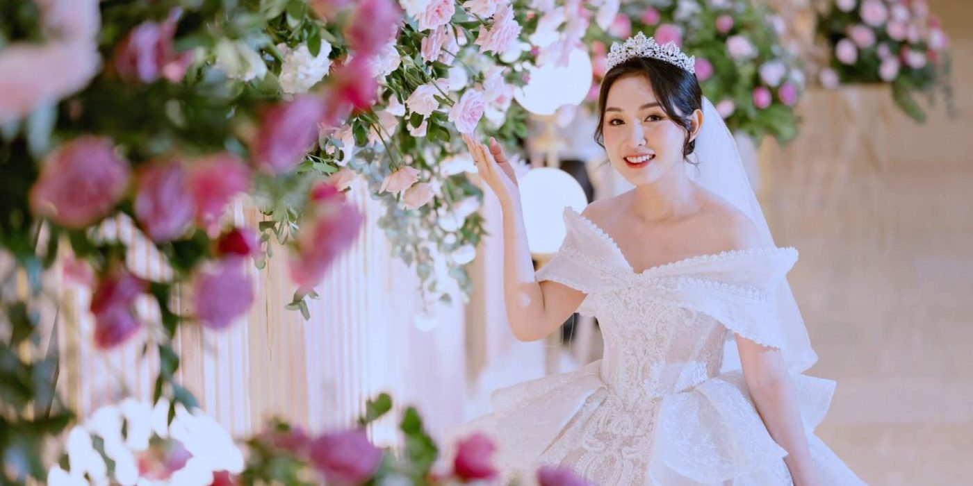 Bóc giá hai bộ váy cưới ngót nửa tỷ đồng của cô dâu Minh Hằng